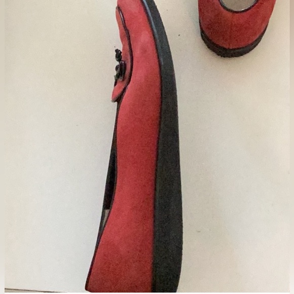 Size 7 Size 7 100% AUTHENTIC Salvatore Ferragamo Red Suede Slip On Loafers - Picture 9 of 11